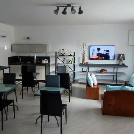 Bed & Breakfast Go Island