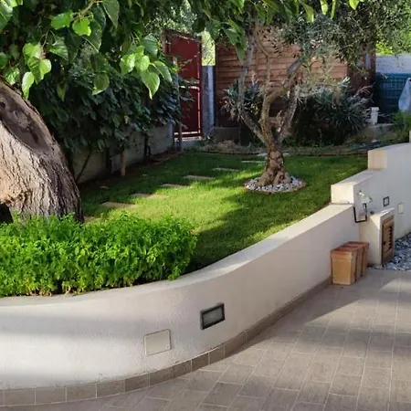 Bed & Breakfast Go Island